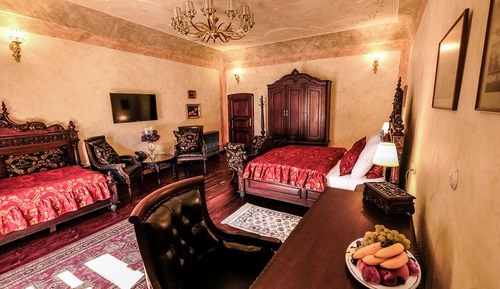 Suite (The Maximillian II. Suite)