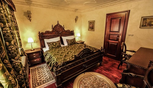 Room (The Terrace Suite 107)