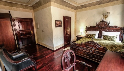 Single Room (Deluxe  209)