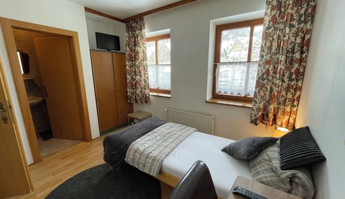 Traditional Single Room
