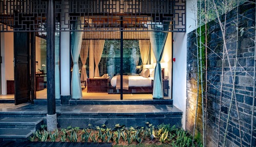 Private Villa King Size Bed