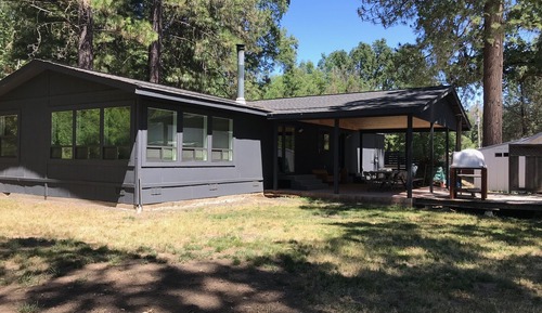 Kelsey Lodge - Secluded Forest Getaway