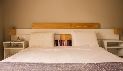 Studio, 1 Queen Bed, Non Smoking, City View