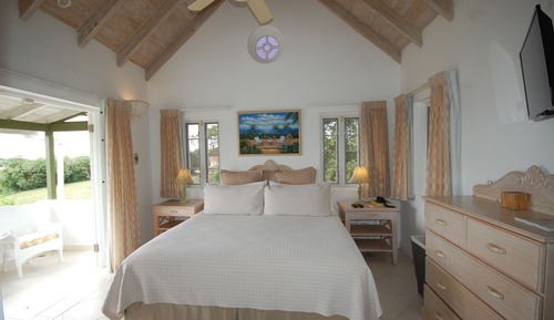 3 Bedrooms, 1 King and 2 Queen Beds