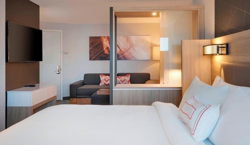 Suite, 1 King Bed