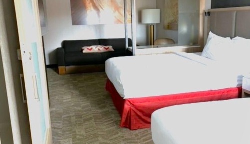 Suite, 2 Queen Beds (Mobility Accessible, Tub)