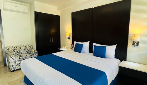 Standard Room, 1 King Bed