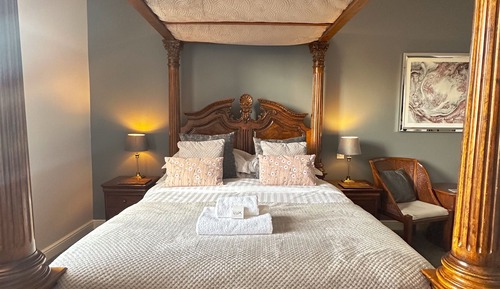 Exclusive Double Room, Ensuite, River View