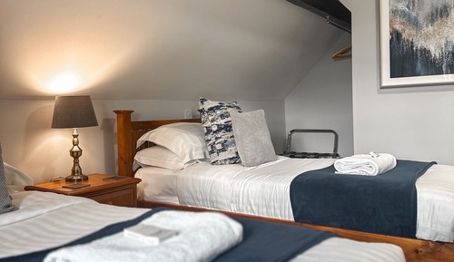 Standard Twin Room, Ensuite, River View
