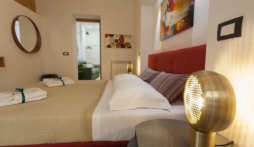 Deluxe Suite, 1 Queen Bed with Sofa bed