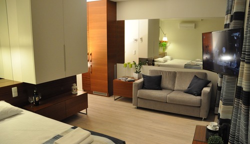 Deluxe Apartment, 1 Queen Bed, Partial Lake View