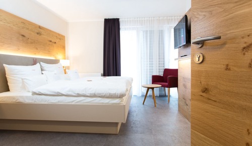 Deluxe Double Room, Private Bathroom (Balcony)