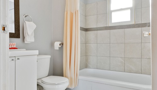 Classic Room, 1 Bedroom, Non Smoking, Refrigerator & Microwave (109)
