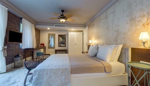Deluxe Double Room, Bathtub, Mountain View