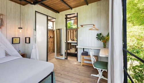 Luxury Cabin, 1 King Bed, Kitchen, Garden View