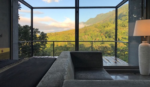Romantic Studio Suite, 1 King Bed, Non Smoking, Mountain View (Sky)