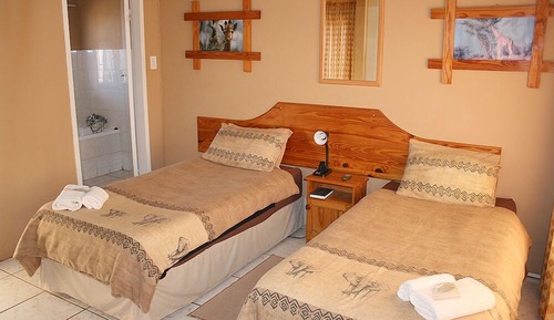 Standard Twin Room (4)