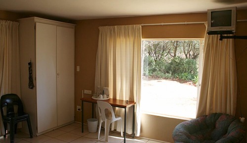 Standard Twin Room (1)