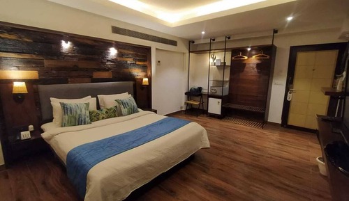 Club Studio, 1 King Bed