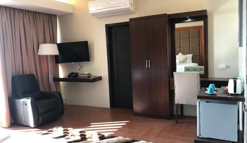 Executive Suite
