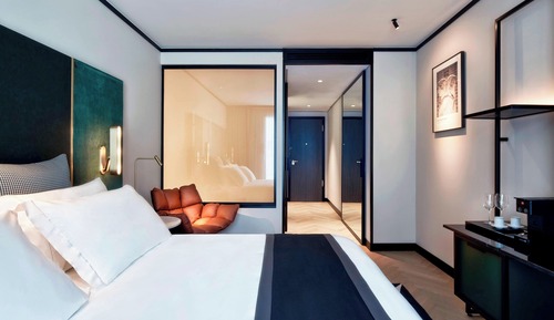 Deluxe Room, 1 King Bed, Non Smoking