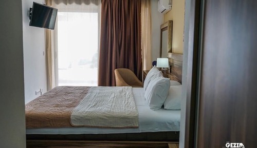 Comfort Suite, 1 Bedroom, Balcony, Partial Sea View