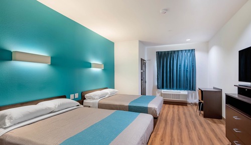 Deluxe Room, 2 Queen Beds, Non Smoking