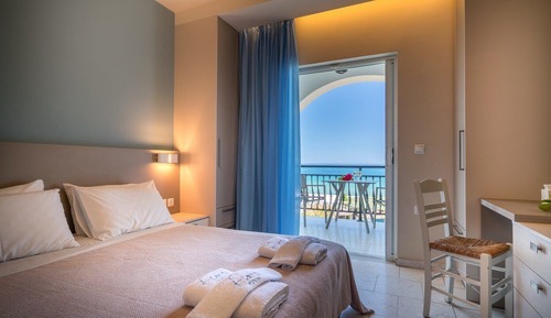 Studio, Sea View