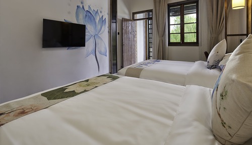 The Third Twin Room 