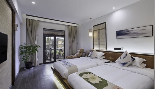 Signature Twin Room