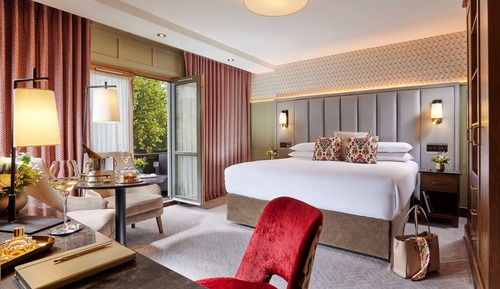 Gold Experience Room (2 Adults)