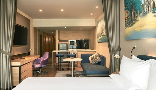 Deluxe Studio, 1 King Bed