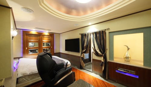 Deluxe Queen Room