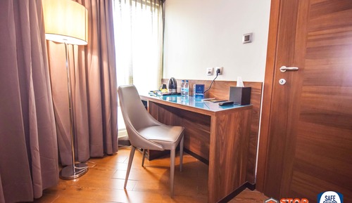 Deluxe Suite