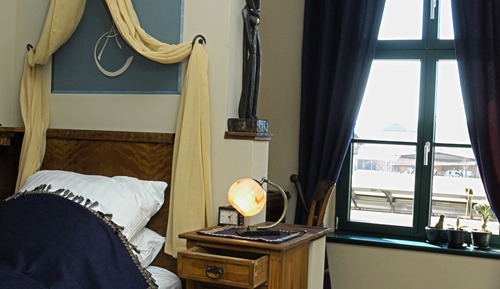The Secret Room of Ambrosius C. - NO SHOWER / Shared Bathroom