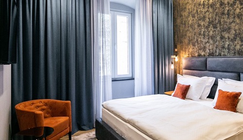 Deluxe Double Room (203)
