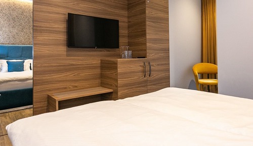 Double Room (202)
