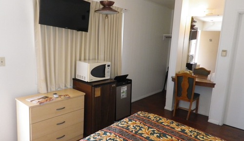 Room, Multiple Beds (Queen and Single)