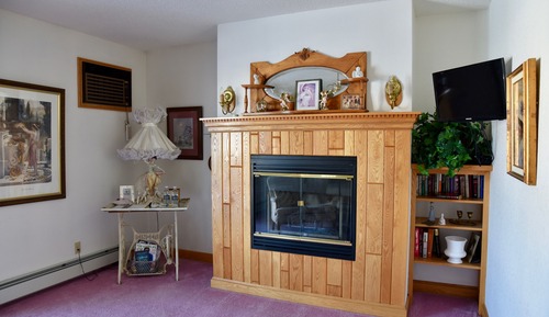 Standard Room, 1 Queen Bed, Private Bathroom, City View (Committments)