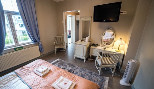 Classic Twin Room (Manor House)