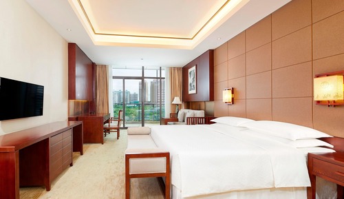 Deluxe Room, 1 King Bed, Balcony