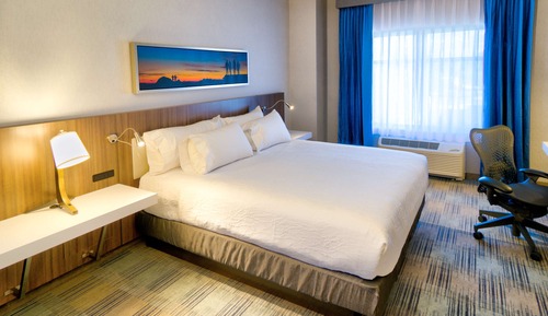 Room, 1 King Bed, Pool View