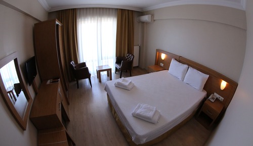 Standard Double Room, Partial Sea View