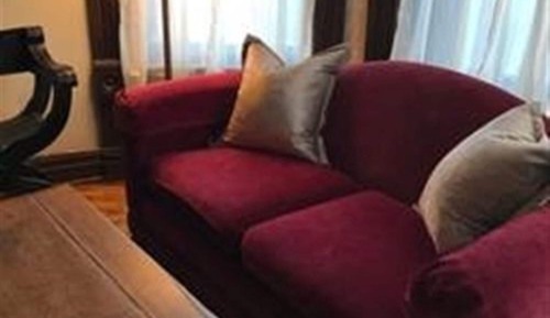Vineyard Mansion B&B - Crown Room