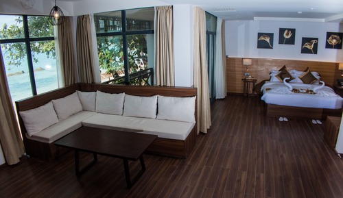 Suite, 1 Double Bed, Sea View