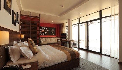 Executive Suite, 1 Double Bed, Bathtub, Sea View