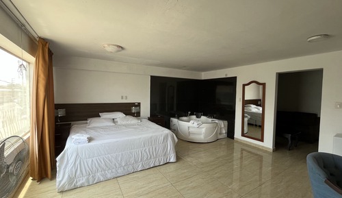 Superior Suite, 1 King Bed