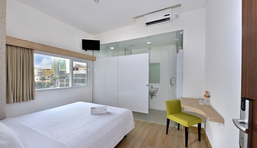 Superior Queen or Twin Room (Room Only)