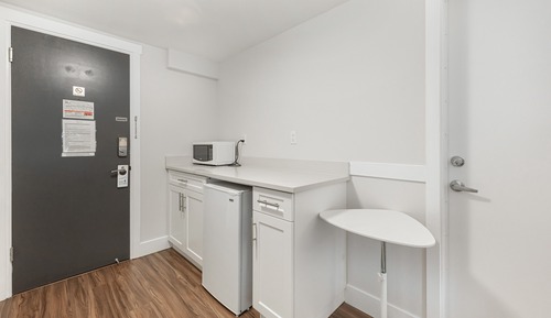 Deluxe Room, 1 King Bed with Fridge, Microwave