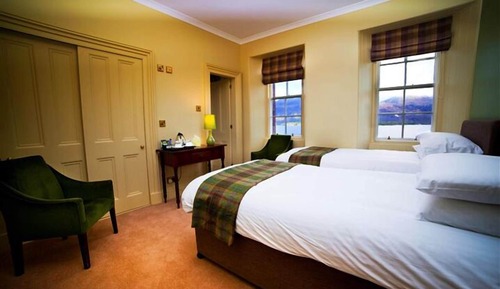 Twin Room, Lake View